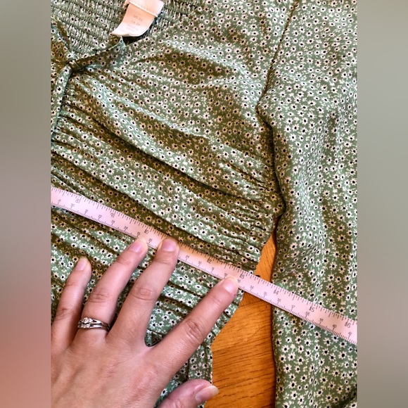 Cute green floral crop blouse - Picture 3 of 8